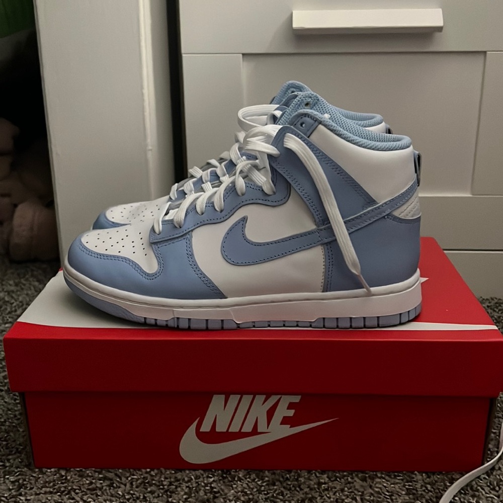 Women’s Nike Dunk High Aluminum/White Size 7.5